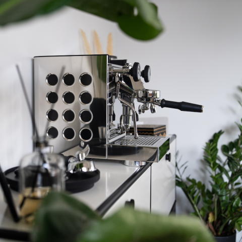 Rocket Appartamento TCA Black Espresso Kahve Makinesi